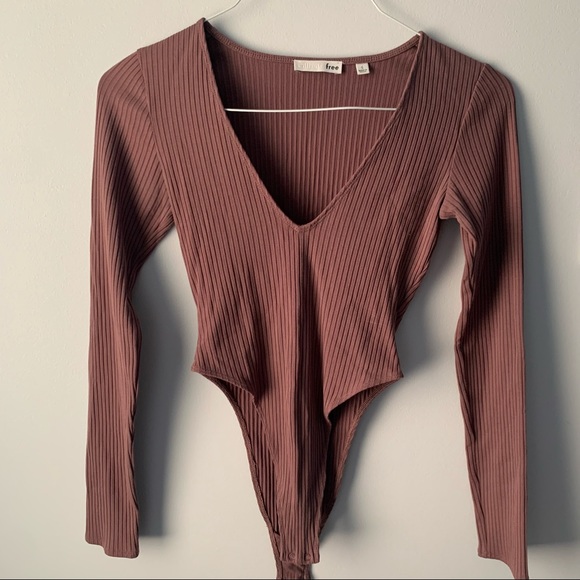 Aritzia Wilfred Free Long Sleeve Ribbed Bodysuit - Picture 1 of 6